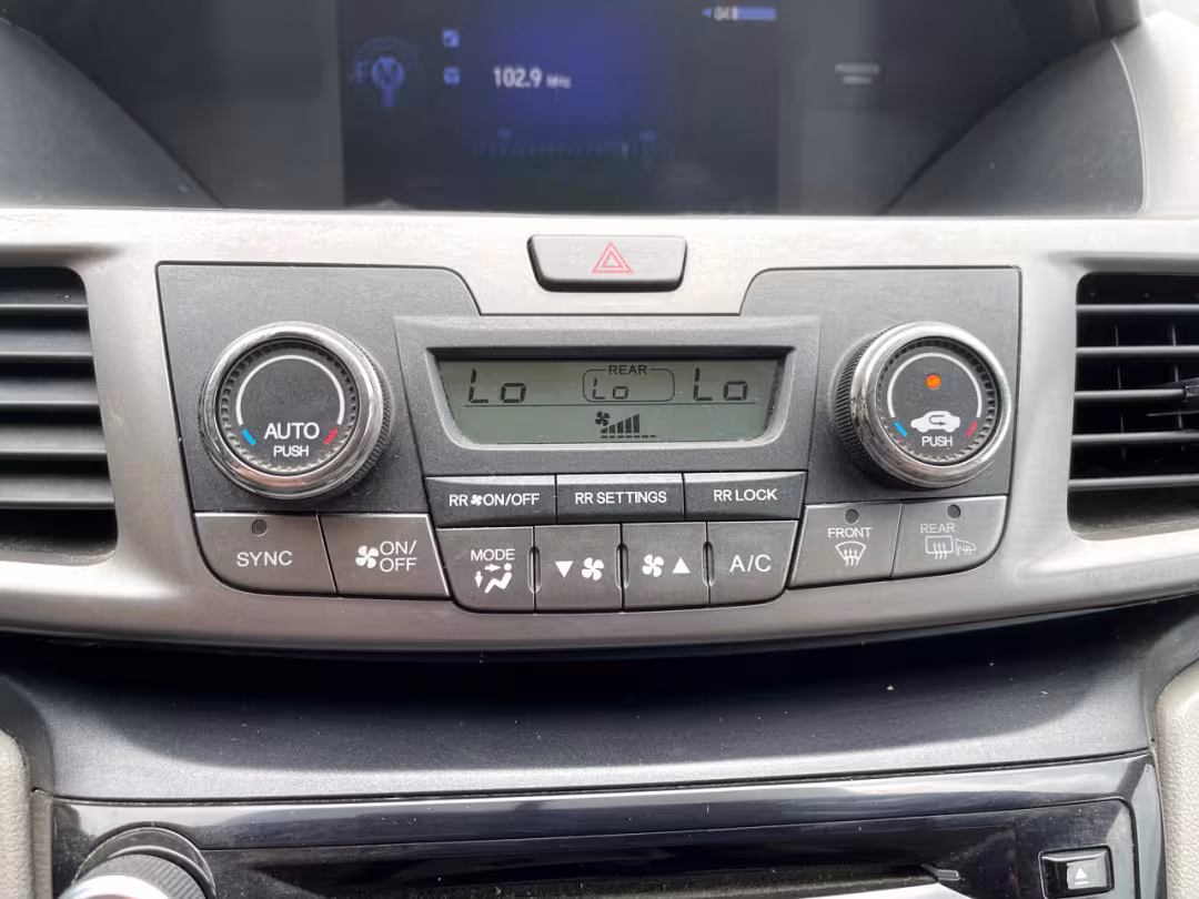 2017 Honda Odyssey - 5FNRL5H3XHB016360 - Image #17