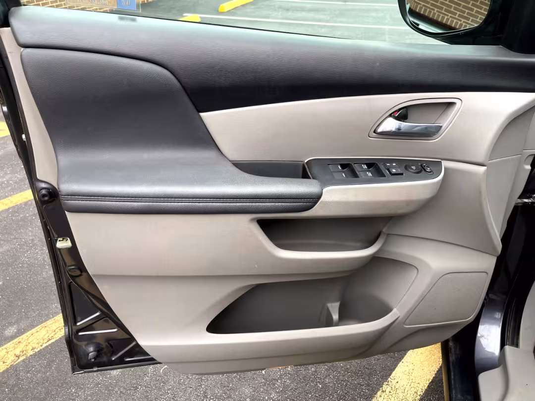2017 Honda Odyssey - 5FNRL5H3XHB016360 - Image #20